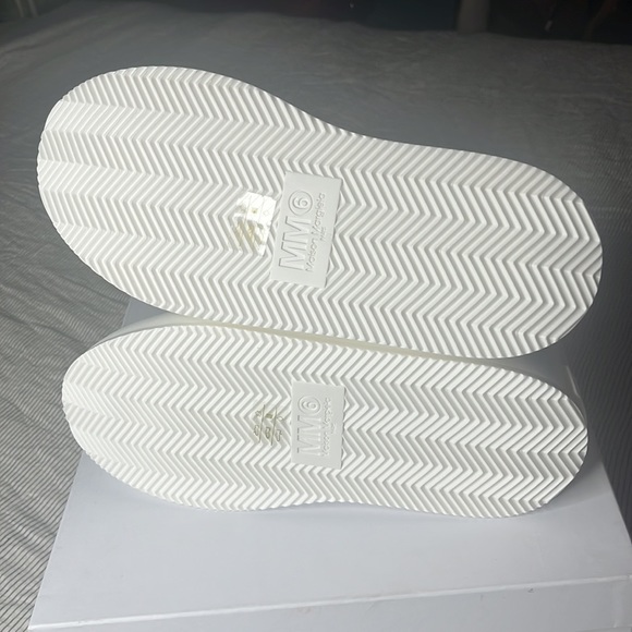 Never worn Size 41 MM6 High Top Sneaker - Picture 4 of 5